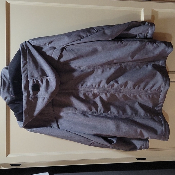 Calvin Klein Performance coat - Picture 2 of 9